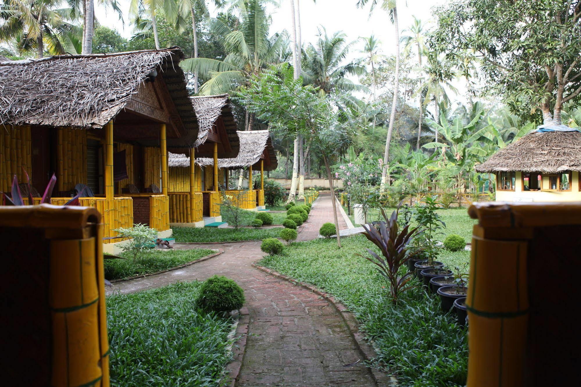 Savithri Inn Bamboo Cottages & Resorts Varkala Exteriör bild
